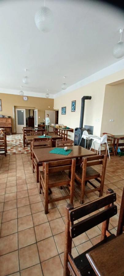 Penzion A Restaurace U Jezirka Hrimezdice Kültér fotó
